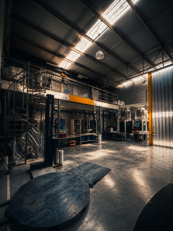 BODEGA con OFICINAS en La Calerilla